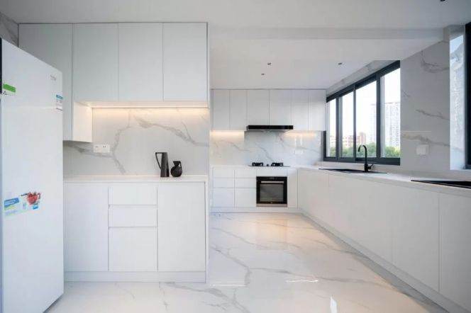 modern 3brs floor heating balcony near Century park and line 2,9 only 21500