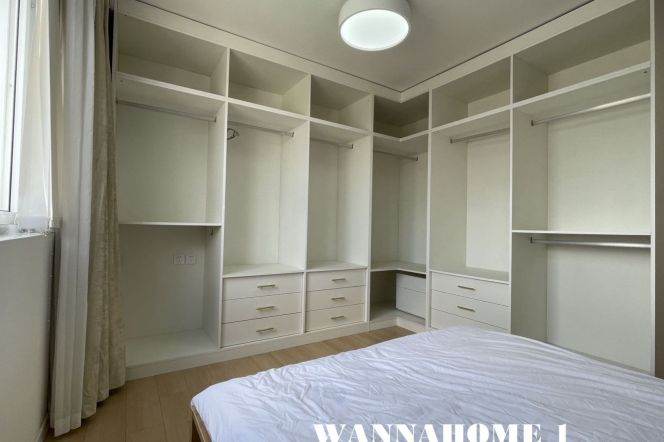 Spacious&Modern 3Bdrs 2Baths Apt+IAPM+2 Large Balconies+Top Compound+Stunning View