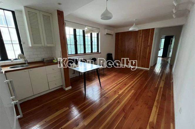 Bright 2BR APT lift wall heating Hengshan Rd 13k