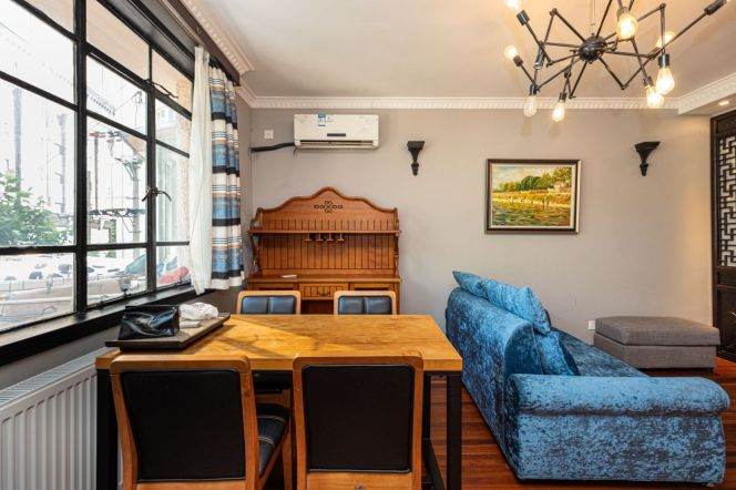 West Nanjing Rd Station Loft 1Br/2Bath  Line2/12/13