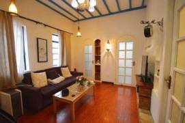 Nice 1BR 1Lir APT Good lights Julu Rd Jing’an Temple 7.9k