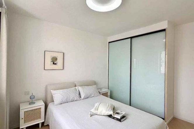 High-Floor 1BR near Natural History Museum — 12,800 RMB