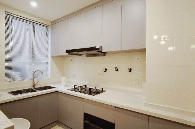 modern 3brs floor heating modern furniture near century park line 9 only 22K 