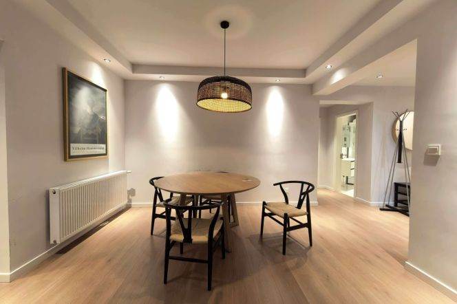 4 Brs, 2 Baths, Private Terrace/Wall heating/Oven/Gym, 200 sqm @ Xujiahui station L1,9&11