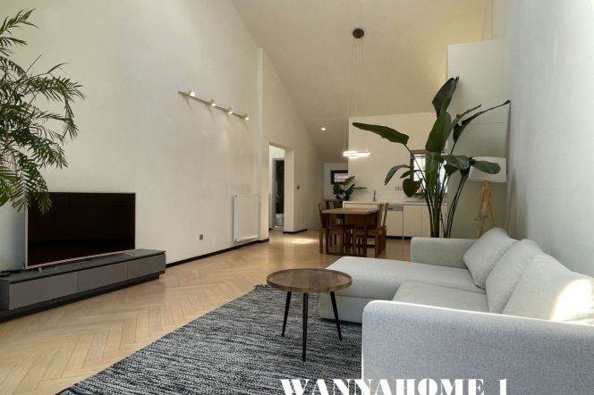 Spacious&Modern 3+1Bdrs 2Baths Apt+3F Walk Up+L10/11 Jiaotong University+2 Large Open Balconies