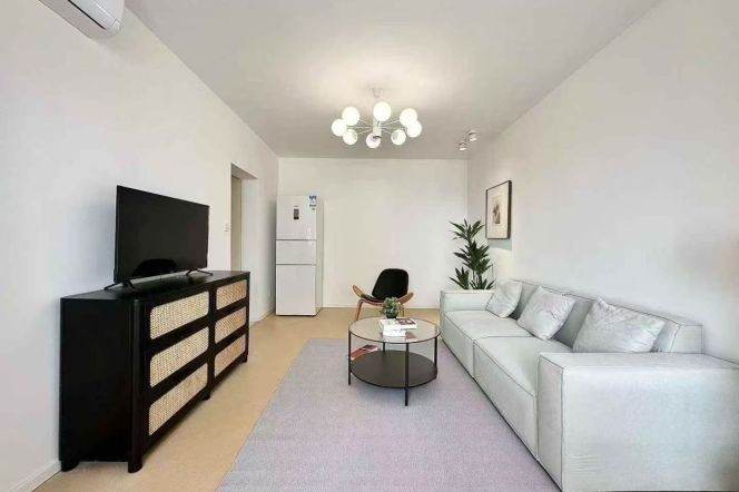 High-Floor 1BR near Natural History Museum — 12,800 RMB