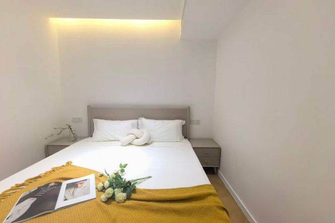 changping rd 1BR/big living room@L7