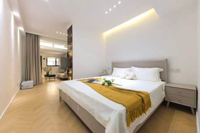 changping rd 1BR/big living room@L7