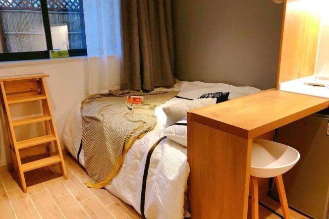 1Studio with large terrace near line 18 Fu'dan Uni can long and short term lease