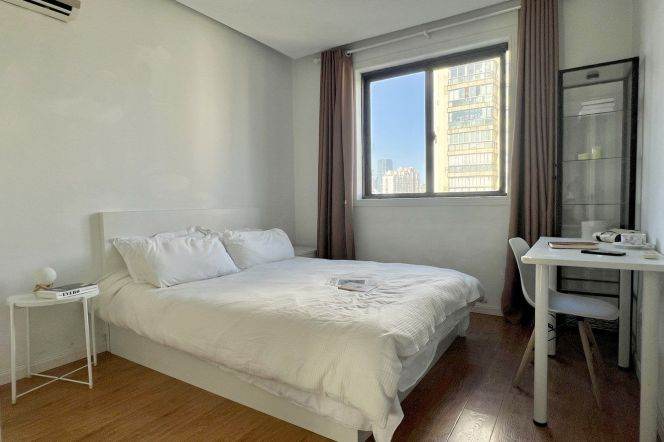 master bedroom near West nanjing rd, private bathroom and washing machine, close to ESSCA