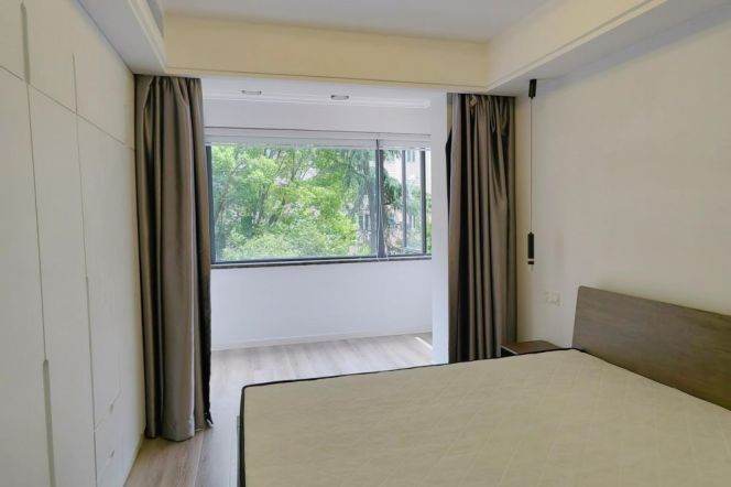 Good size 2+1 br  with floor heating in XuJiaHui .L  1/4 Shanghai indoor Stadium St.