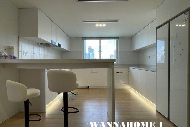 Spacious&Modern 3Bdrs 2Baths Apt+IAPM+2 Large Balconies+Top Compound+Stunning View