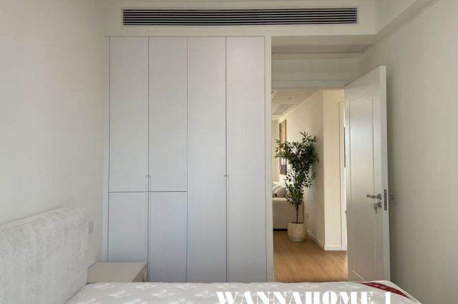 Stunning View+Large  Balcony+Spacious&Bright 3Bdrs 2Baths Apt+L7Chang Ping Rd+Top Compound