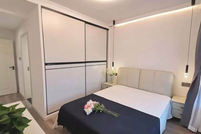 2 Brs, 2 Baths, Open Balcony/Floor heating/Dish washer, 120 sqm @ Changping metro L7