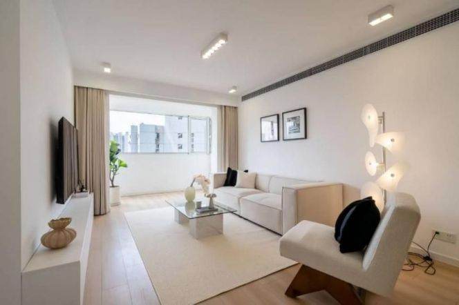 Lovely 3Brs& 2Bts Apt+Floor Heating+central AC+Dishwasher@JiangNing Rd