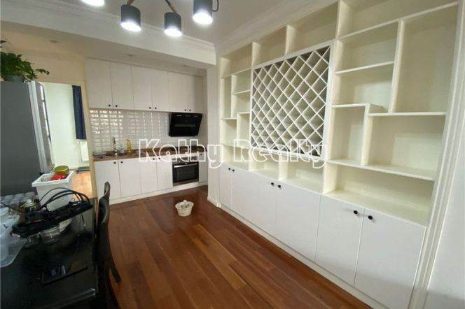 Nice 2BR 2bath APT Wall heating 15k nr IAPM Shanxi(s) Rd 