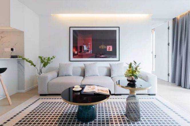  Xintiandi Core Luxury Residence | Premium 2-Bedroom with Floor‑to‑Ceiling Windows