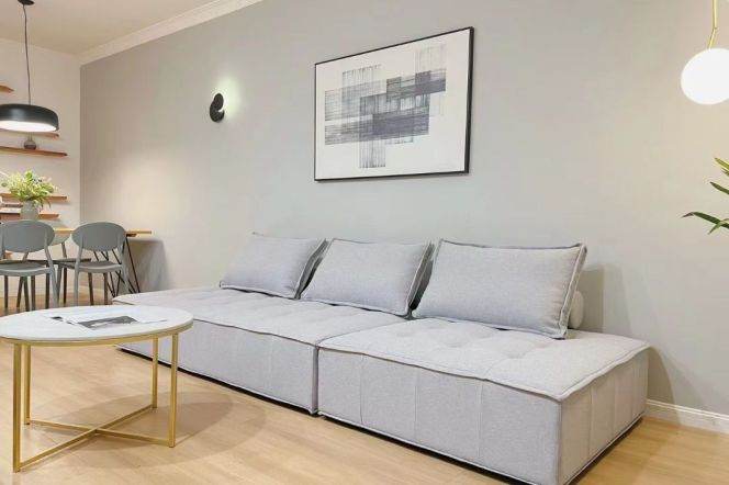 Changping rd/modern 2br 2lr/elevator/wall heating/big living room,@L7