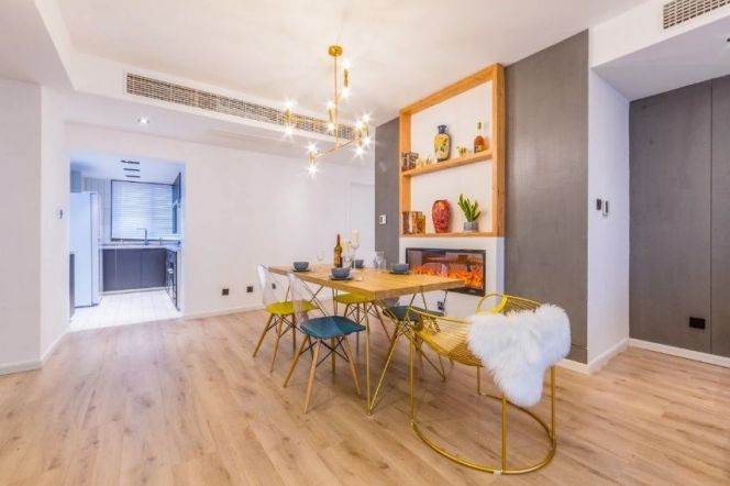 3 Brs, 2 Baths, Open Balcony/Floor heating/Dish washer, 180 sqm @ Laoximen station L8&9