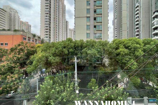 Modern&Spacious&Bright 2Bdrs 1Bath Apt+5F Walk UP+L7 Chang Ping Rd+Clean Compound