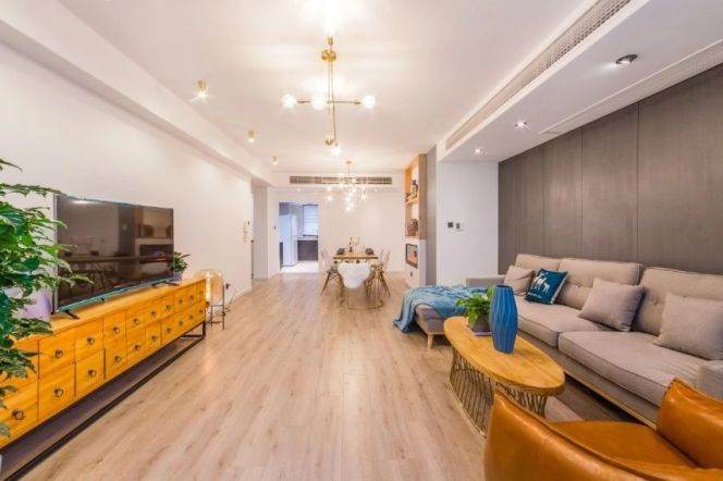 3 Brs, 2 Baths, Open Balcony/Floor heating/Dish washer, 180 sqm @ Laoximen station L8&9