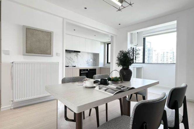 Modern 3brs with floor heating and balcony beside Century Park