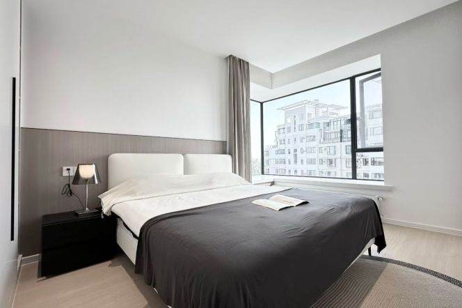 Modern 3brs with floor heating and balcony beside Century Park