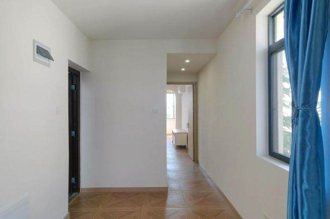 Cozy Bright 1 br in West Bund(XuHui) easy to L11 LongYao Rd St.