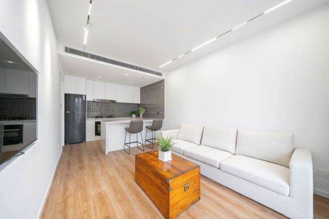 Stylish 2br apt with Balcony @Xuhui