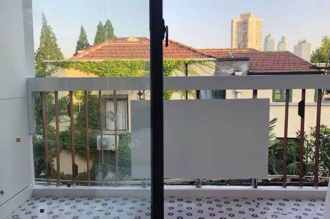 Cozy Apt in Wukang Road with open Balcony