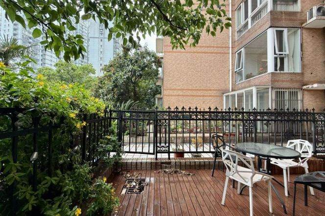 3 Brs, 2 Baths with Terrace/Floor heating/Dish washer, 150 sqm @ Shanghai Stadium L4