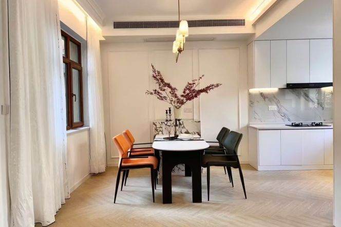modern 4brs house house with nice garden floor heatuing near German school