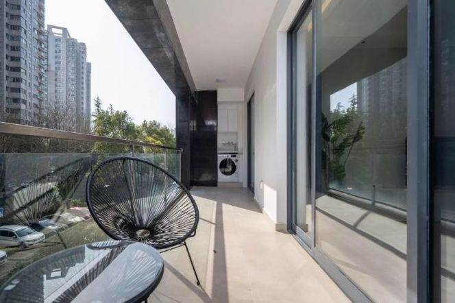 modern 3brs floor heating balcony near Century park and line 2,9 only 21500