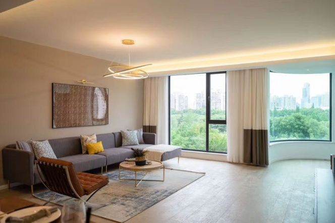 modern big 5brs floor heating nice balcony and park view beside Xujiahui park 41K