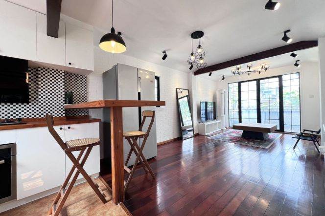 Jing'an Temple Station Spacious 1Br with Terrace Line2/7/14