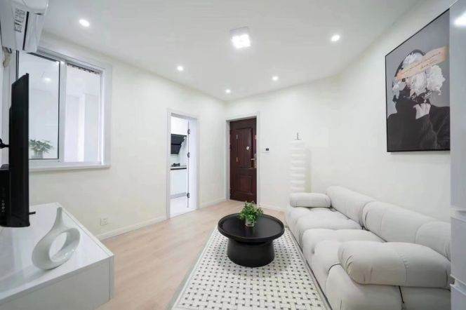caobao rd elevator 1BR/big living room@L1/12/3