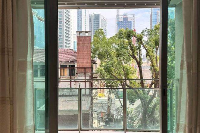 Sunny Apt in Four Seasons Garden