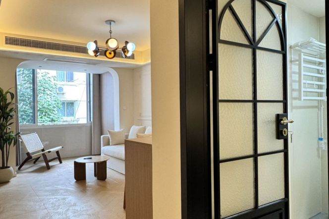 Modern 1BR Apt +Heating | Jiangsu rd Metro L2&11 | Central AC | Newly renovated