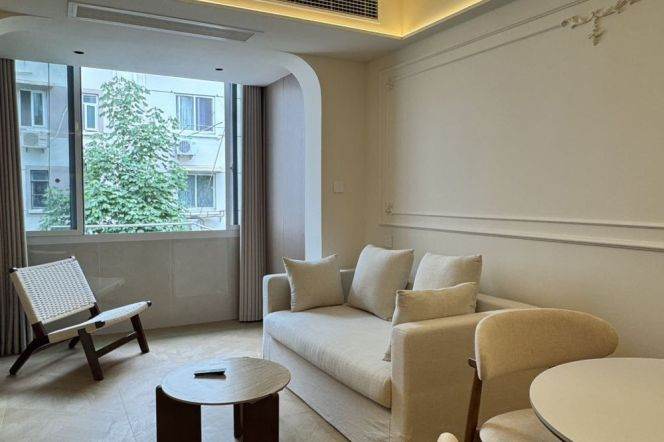 Modern 1BR Apt +Heating | Jiangsu rd Metro L2&11 | Central AC | Newly renovated