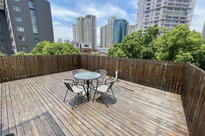 Jing'an Temple Old Western-style House, 3 brs with a separate large terrace, 40 sqm