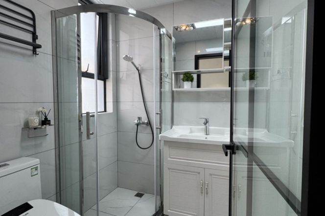 Spacious & Sunny &Modern 1Br +Elevator +Balcony | Next to L2 Weining rd metro