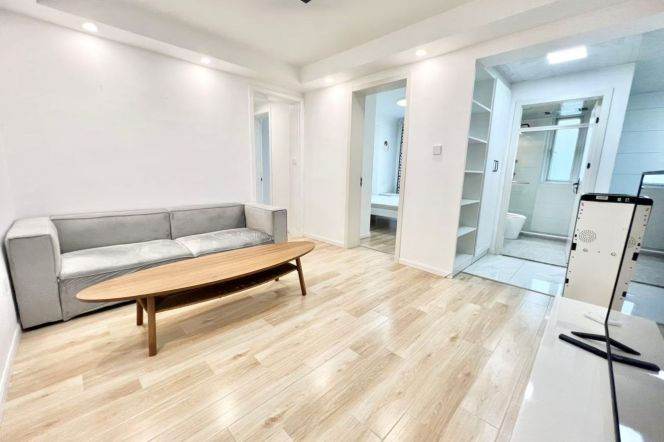 Elevator 2Brs/1Lr/1Bt apt nr Hanzhong rd,M1/12/13