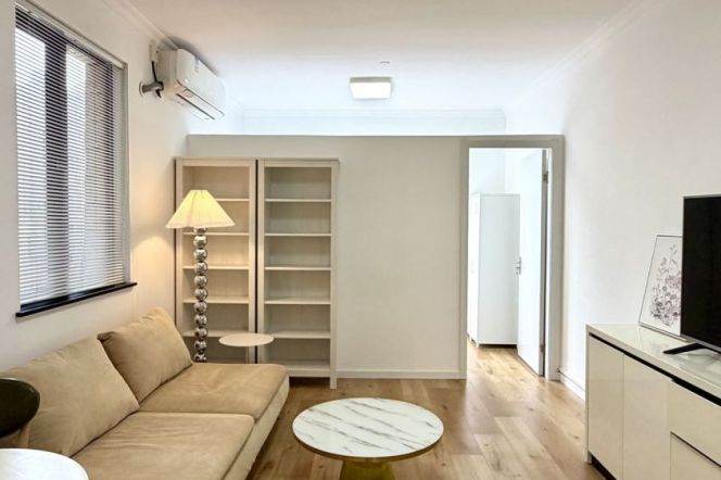 1 br near L9/L12 jiashan rd station+elevator