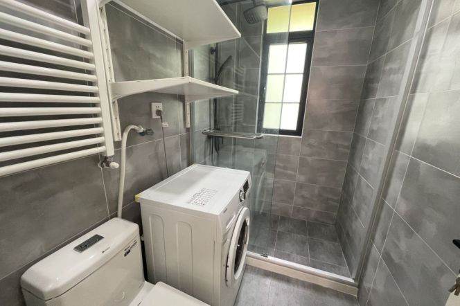 Jing'an Temple Old Western-style House, 3 brs with a separate large terrace, 40 sqm