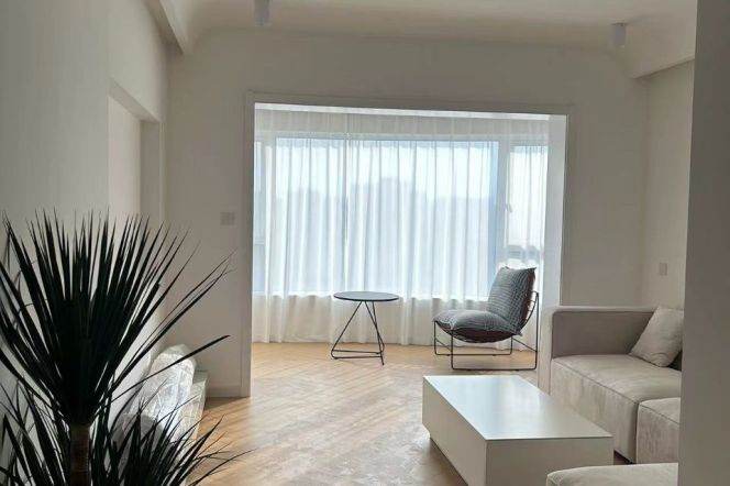 2 Brs, 2 Baths, Floor heating/Dish washer/Gym/Swimming pool, 130 sqm @ Changping metro L7