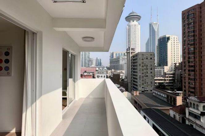 4 Brs, 2 Baths, Open Balcony/Floor heating/Oven/Dish washer, 170 sqm @ People square L1,2&8