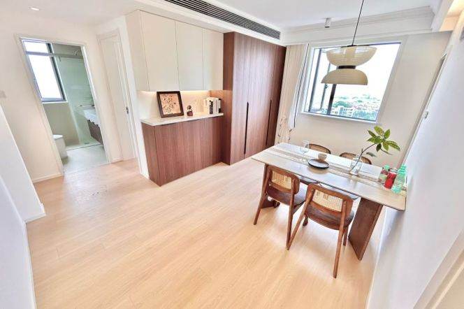 2 Brs, 1 Living room, Floor heating/Oven, 120 sqm @ Jiashan metro L9&12