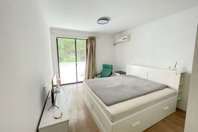 Valuable Fuxing/Baoqing Rd NR Iapm 2BR with Balcony 9.5K 
