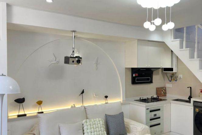 High ceiling 1Br/1Lr/1Bt apt nr West nanjing rd,M2/12/13