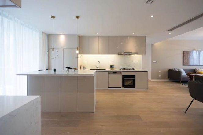 modern big 5brs floor heating nice balcony and park view beside Xujiahui park 41K